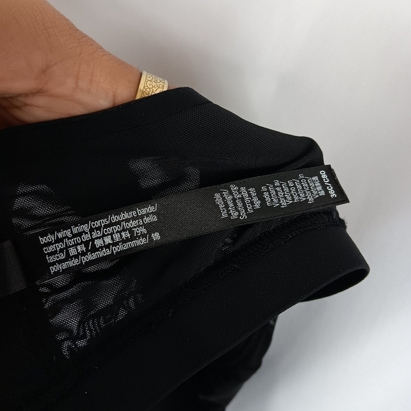 VICTORIA SPORT  Incredible Light Weight Sport Bra 36C Black - Picture 5 of 6